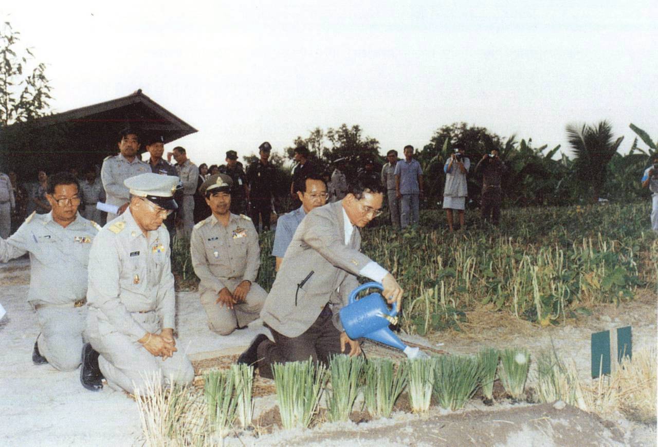 เนื่องในวันคล้ายวันพระราชสมภพพระบาทสมเด็จพระบรมชนกาธิเบศร มหาภูมิพลอดุลยเดชมหาราช บรมนาถบพิตร  ๕ ธันวาคม ๒๕๖๘ สำนักงานศึกษาธิการจังหวัดสมุทรปราการ ขอเผยแพร่พระราชกรณียภิจ เพื่อน้อมรําลึกในพระมหากรุณาธิคุณ